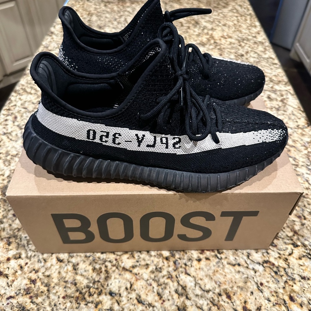 Yeezy 350 V2